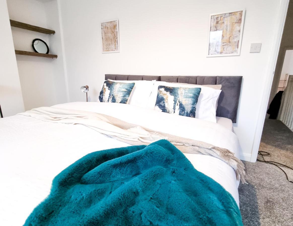 Spacious 3-Bed Near The City Centre สวอนซี ภายนอก รูปภาพ