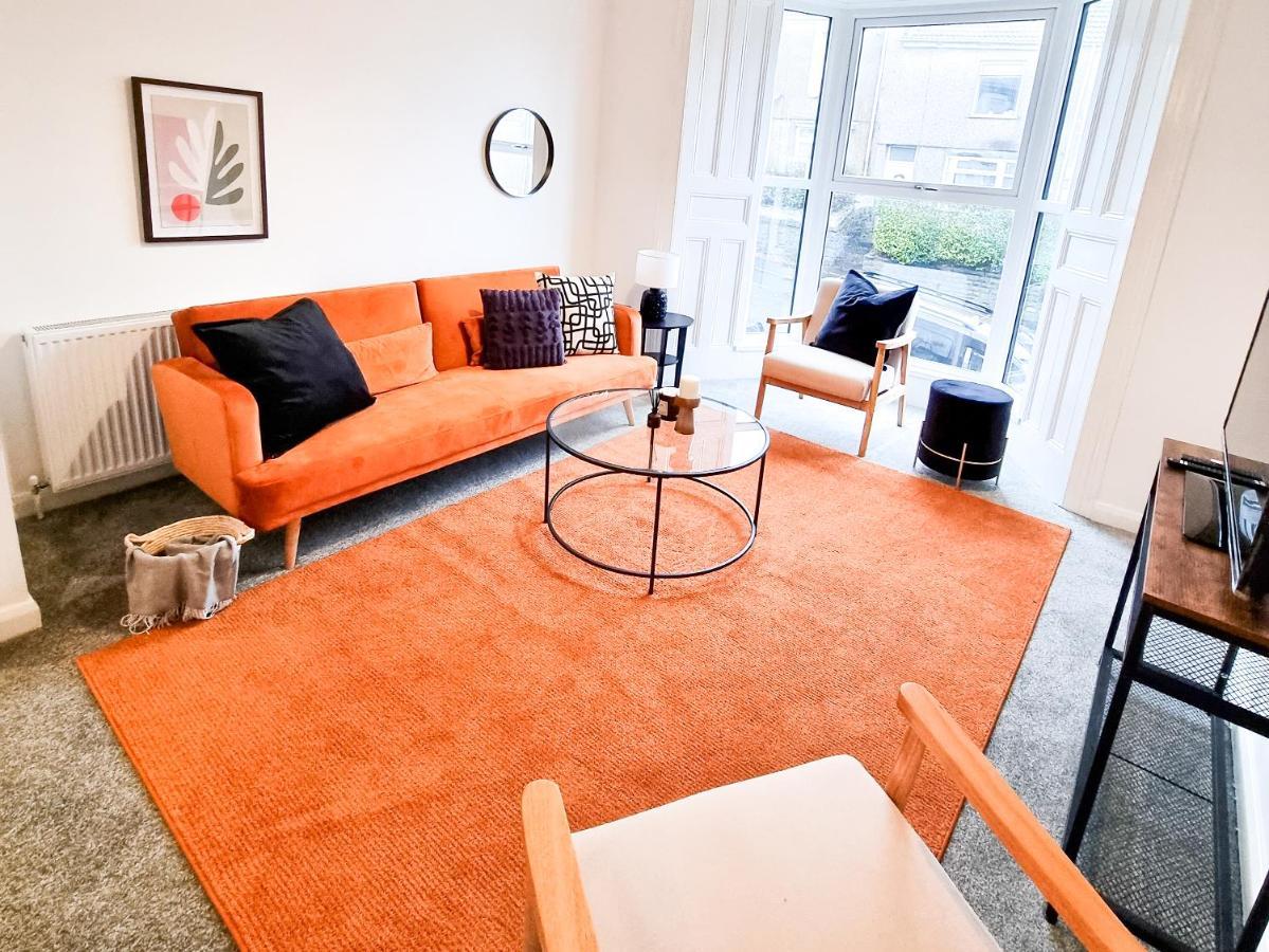 Spacious 3-Bed Near The City Centre สวอนซี ภายนอก รูปภาพ