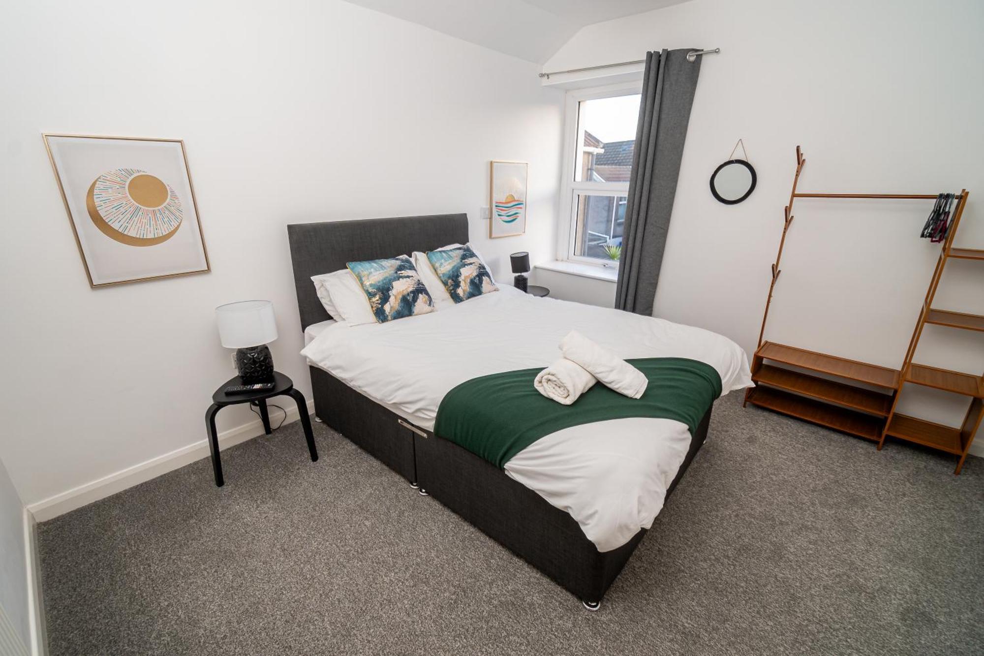 Spacious 3-Bed Near The City Centre สวอนซี ภายนอก รูปภาพ