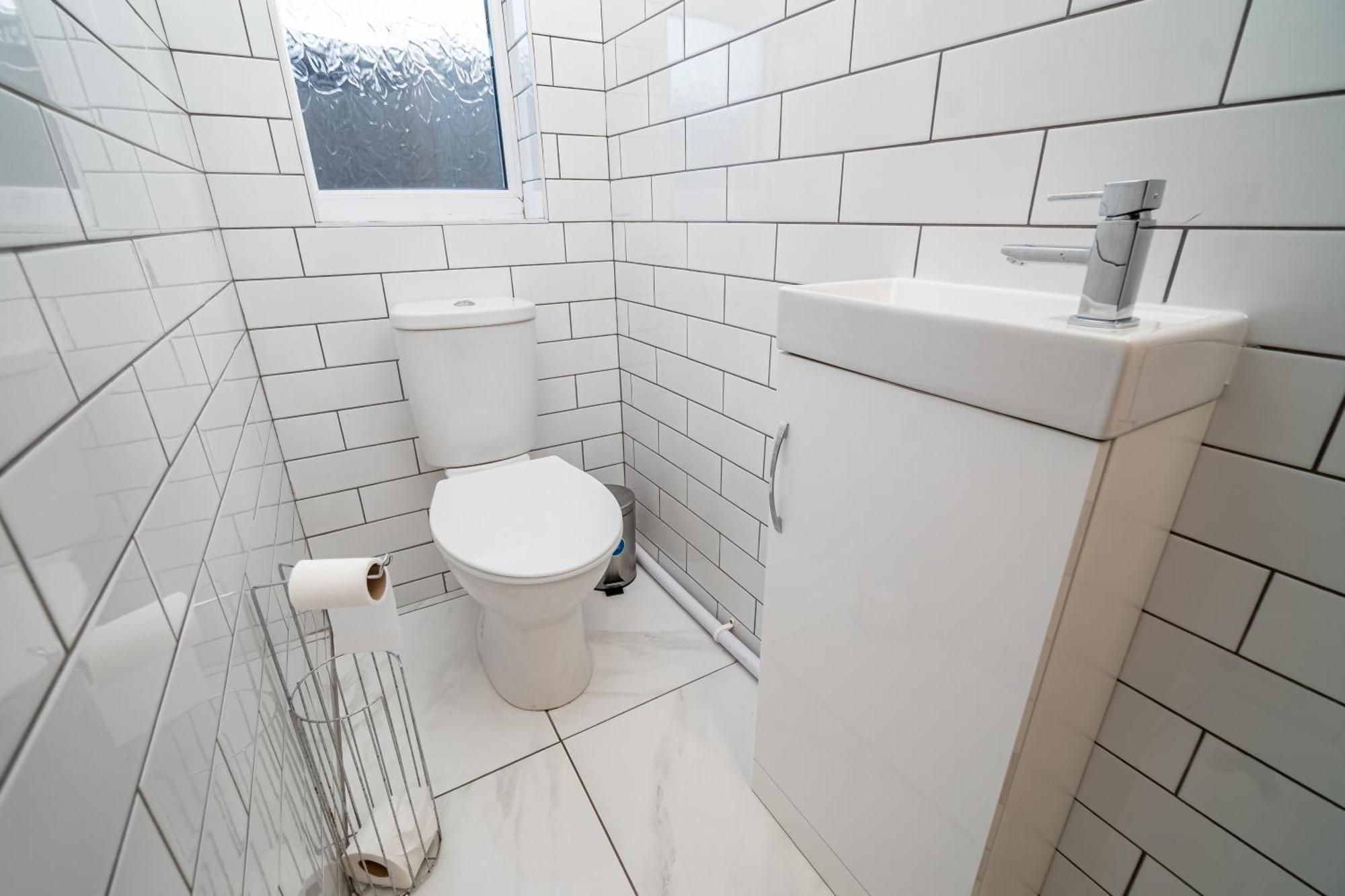 Spacious 3-Bed Near The City Centre สวอนซี ภายนอก รูปภาพ